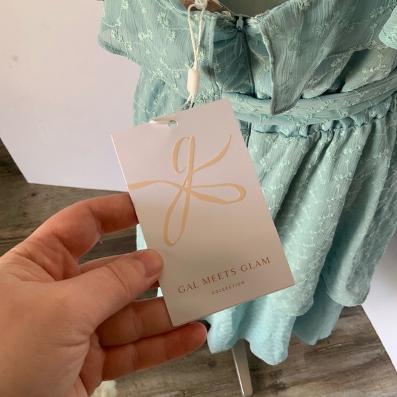 Gal Meets Glam | "Helena" lace dress - Picture 8 of 8